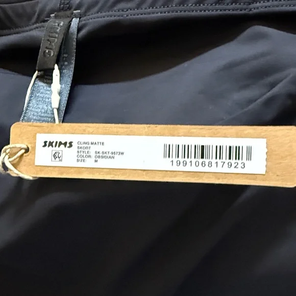 Skims Skort cling mate med color obsidian - Picture 4 of 6